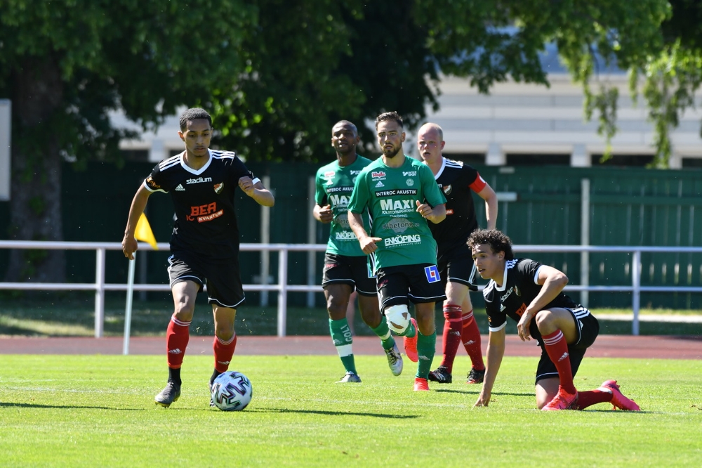 Förlust trots ledningsmål mot serieledarna
