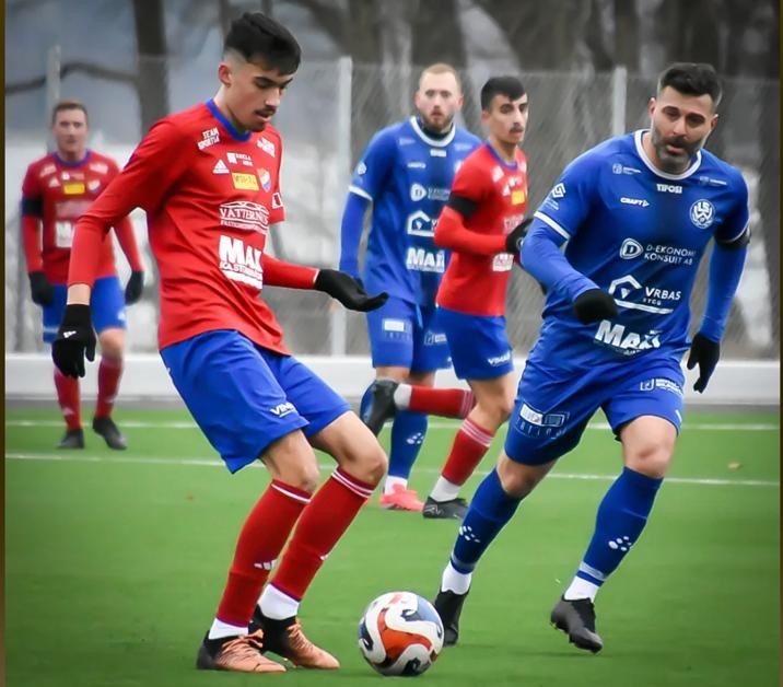17-årig mittbackstalang klar