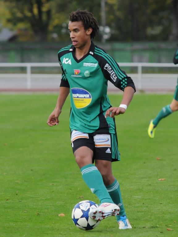 Alexander klar för 2 år