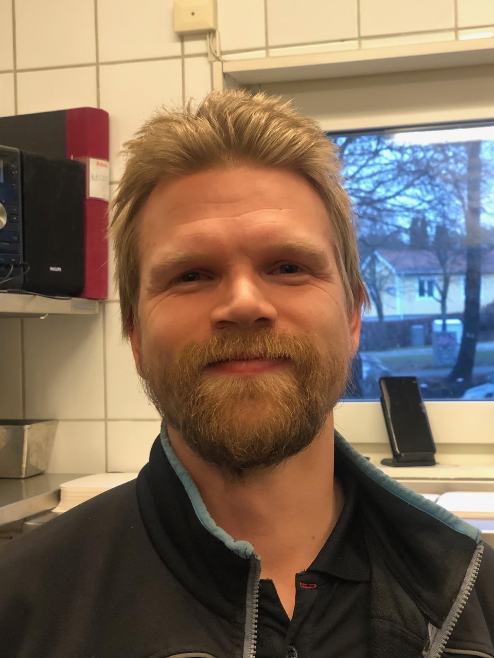 Tuhkanen tillbaka