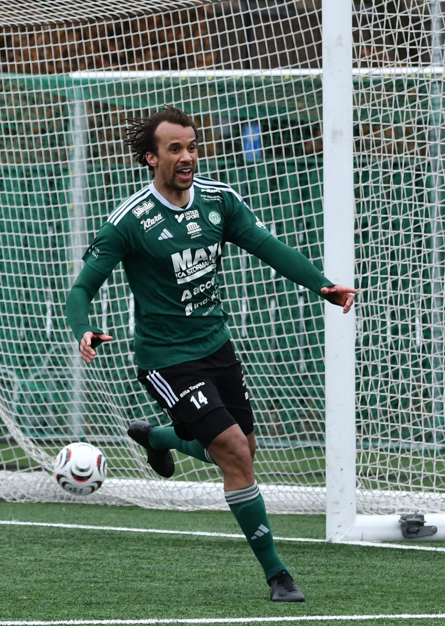ESK laddade för match!